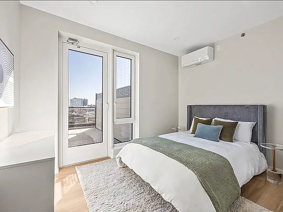 3rd image of 13277 Metropolitan Ave #Phc