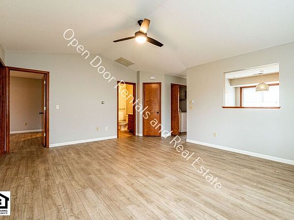 5th image of 1515 Flagstone Dr