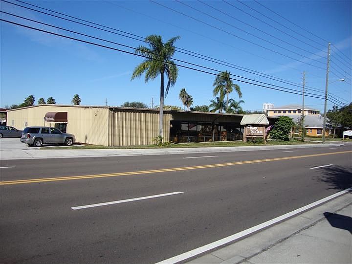 1st image of 1000 S Myrtle Ave