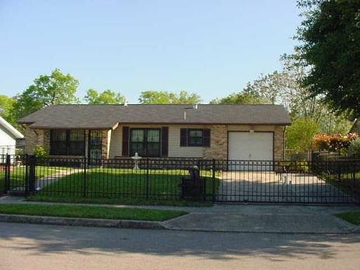 1st image of 4418 HAMPSTEAD DR
