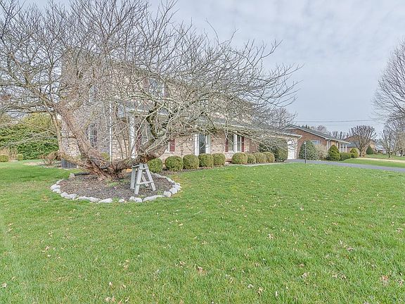 2nd image of 702 Douglas Dr
