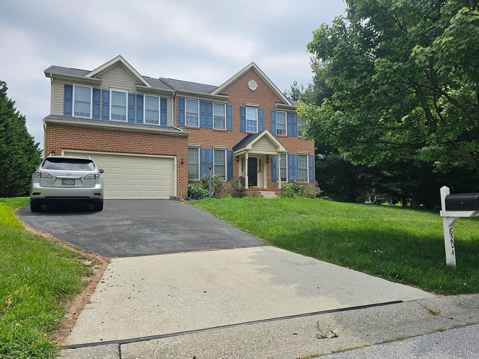 4 bed, 2660 sqft, $4,200 — Photo 2