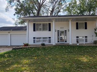 624 W Wilson St, New Hampton, IA 50659
