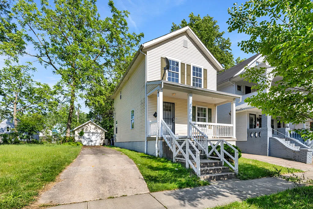 3 bed, 1.5 bath, 1296 sqft, $1,500 — Photo 3