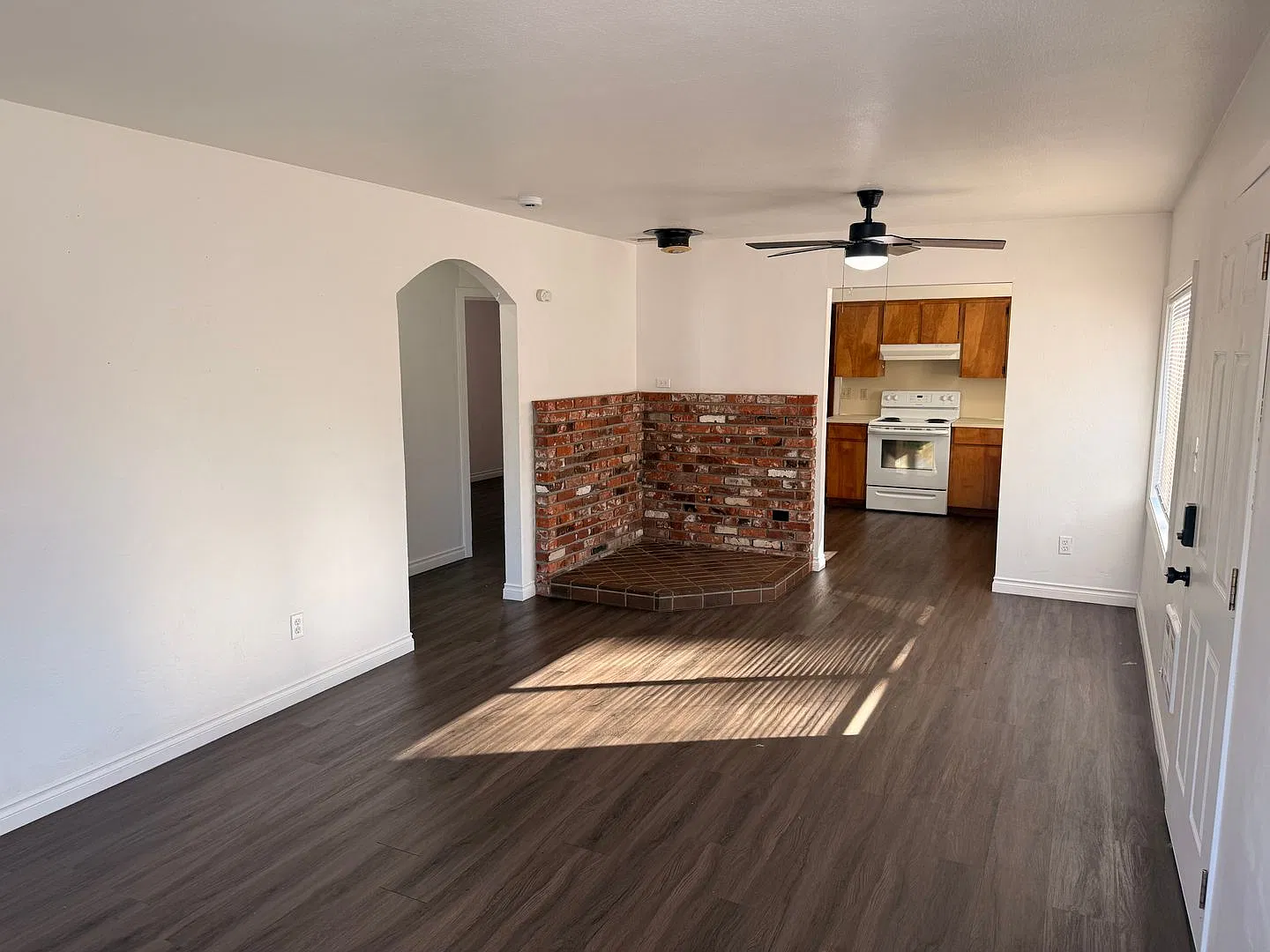 Quaint Two Bedroom Home Near Downtown Vancouver with Garage and Fenced Backyard! — Photo 4