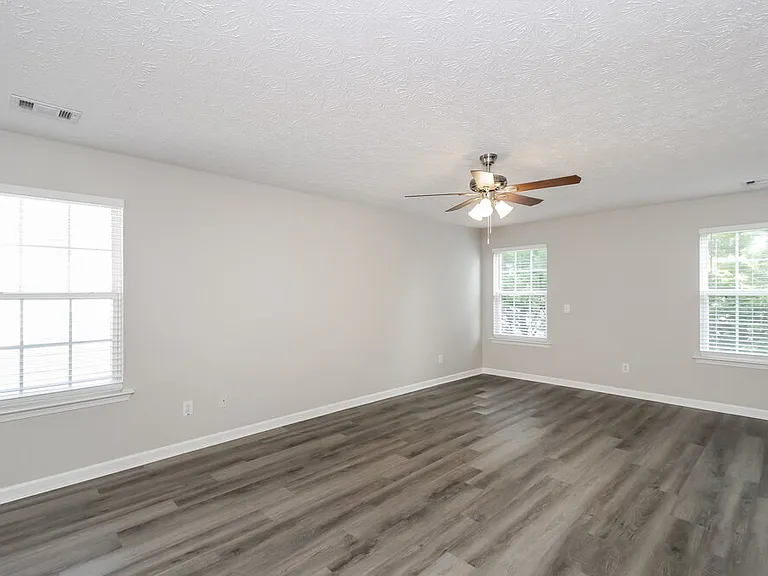 143 Oak Grove Pl — Photo 8