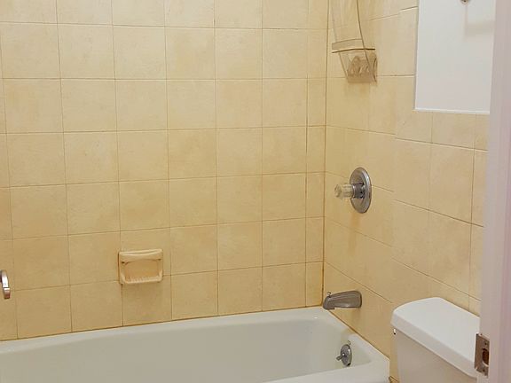5th image of 145 W 72nd St APT 4b