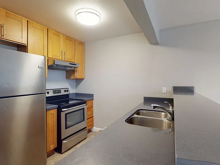 5549 Foothill Blvd — Photo 6