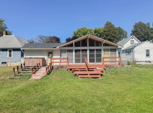207 Emerson Ave NE, Renville, MN 56284