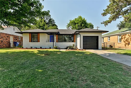 1622 Oxford Way Photo 1