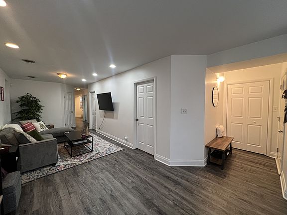 2nd image of 1507 W Henderson St #G