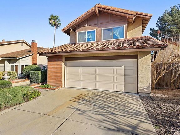 3rd image of 10527 Moorpark St