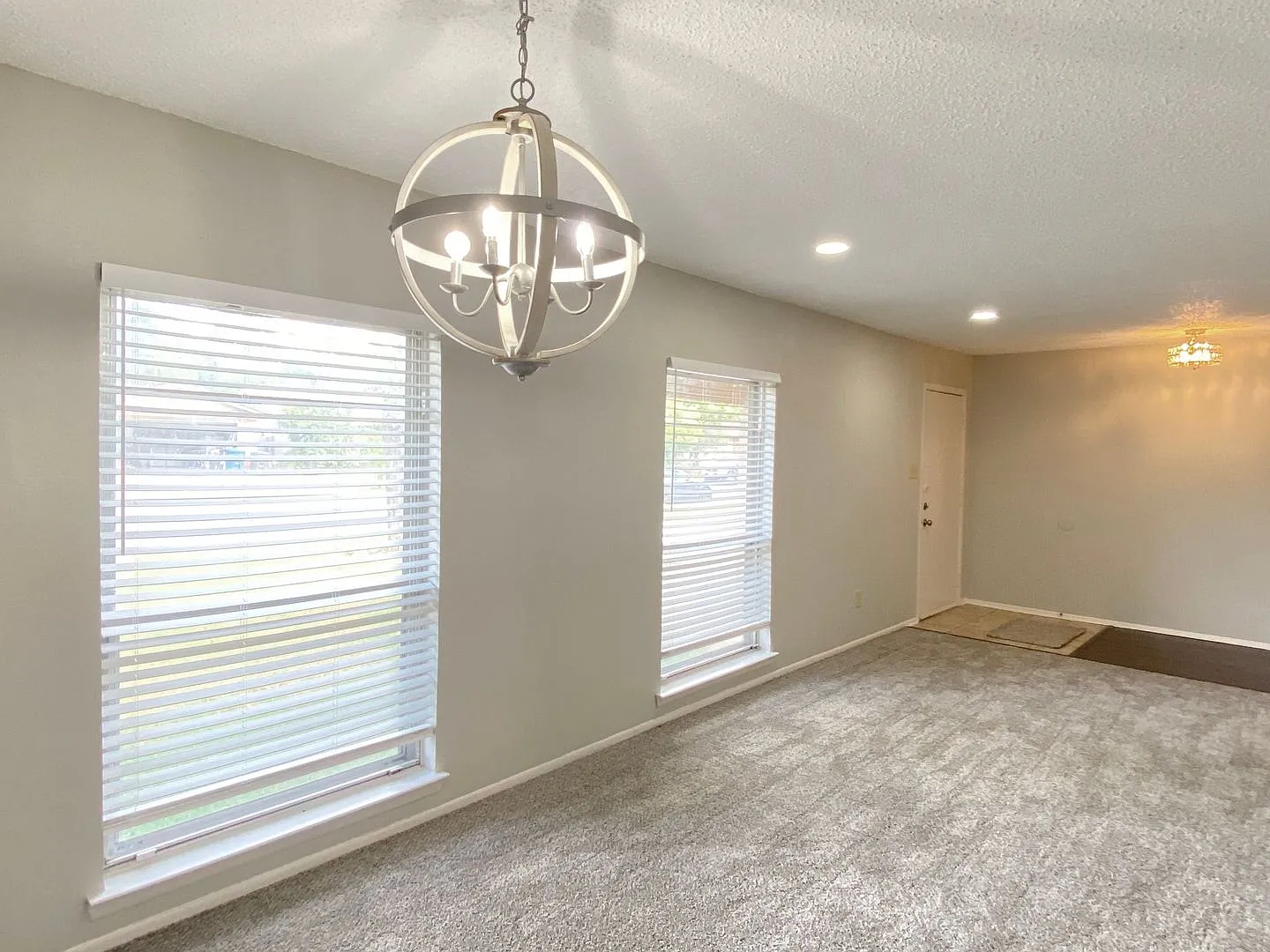 3 Bedroom 2 Bth Northside Isd — Photo 4