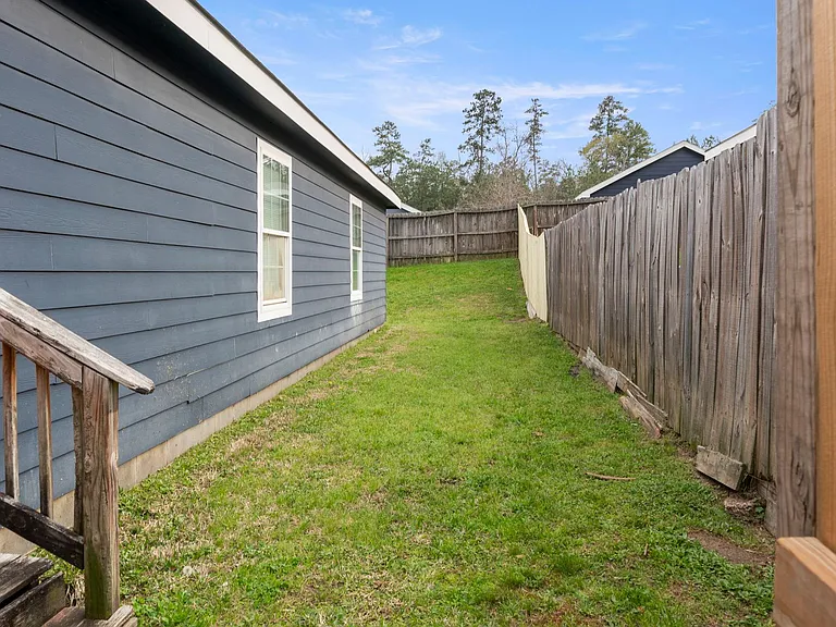 115 Varsity Dr — Photo 21