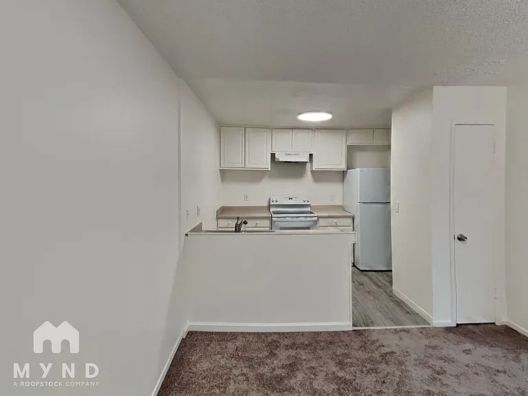 6290 Bancroft Ave — Photo 6