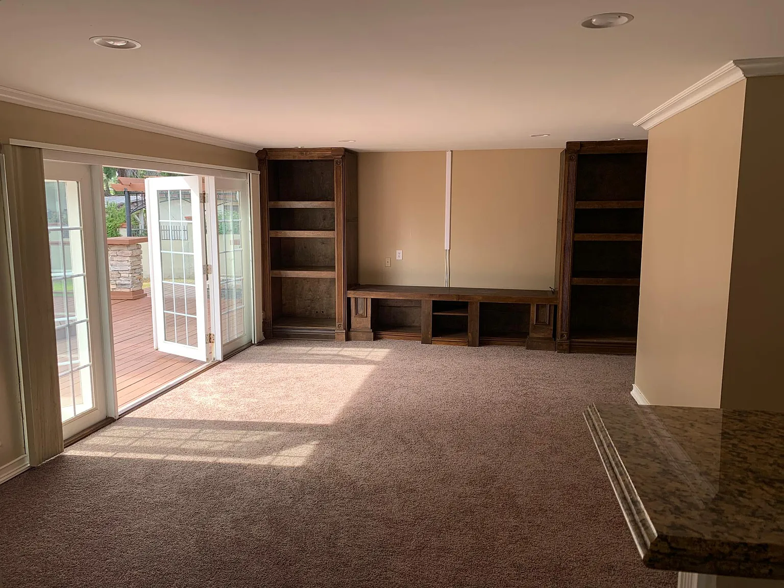3 bed, 1833 sqft, $5,700 — Photo 2