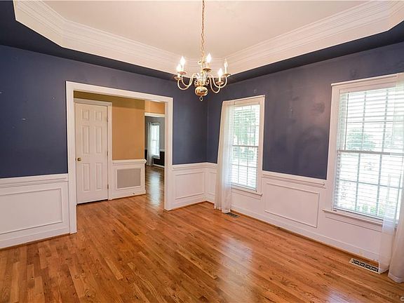 4th image of 2801 Dillard Pl