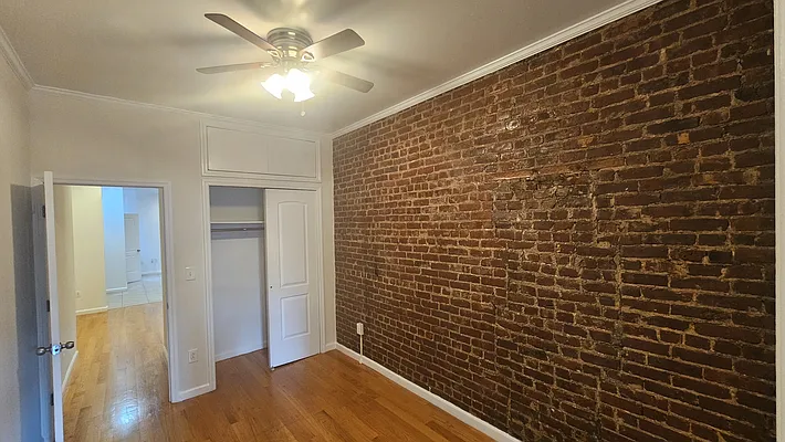 Bedroom, photo 1