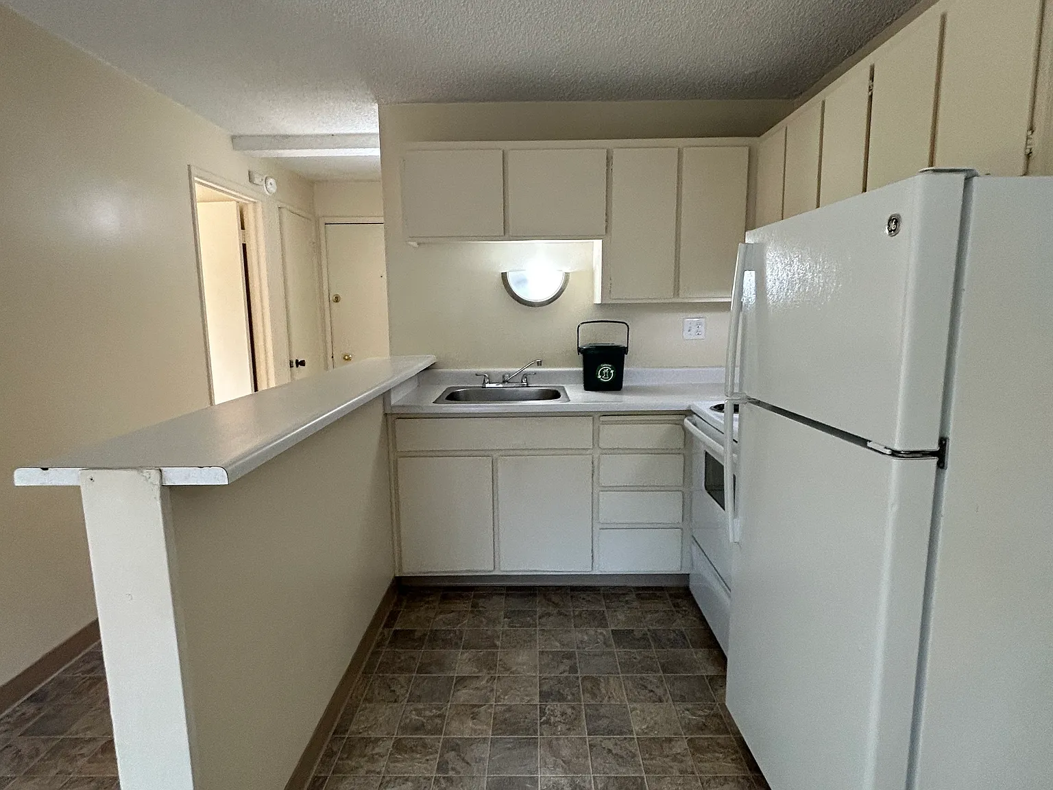 1 bed, 600 sqft, $1,350 — Photo 2
