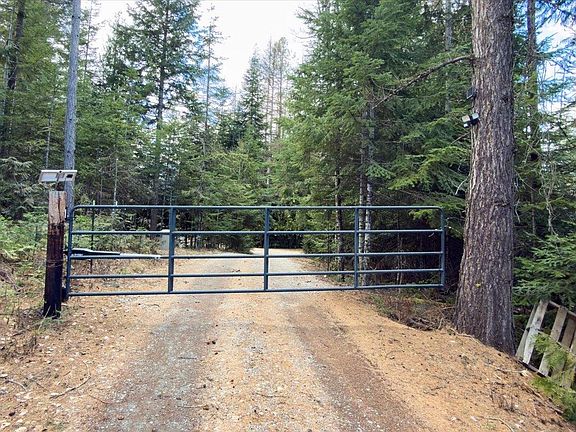 3rd image of 912 Deer Valley Rd