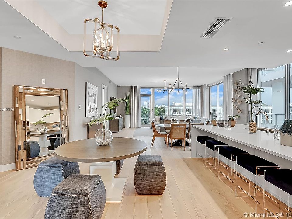 2nd image of 21 Isle Of Venice Dr #Ph2