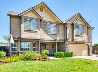 860 W Cinnamon Ave, Hanford, CA 93230