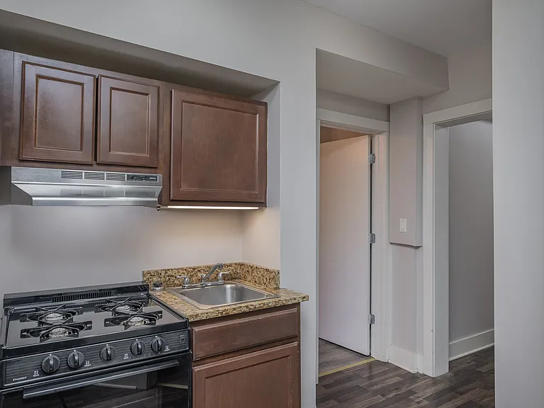 4706 N Beacon — Photo 10