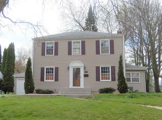 403 E Lincoln St, Mount Morris, IL 61054