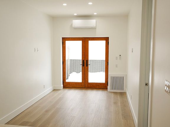 4th image of 341 Smith St #3
