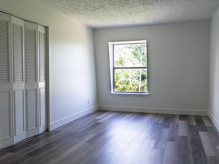 726 Zorn Ave #17 — Photo 11