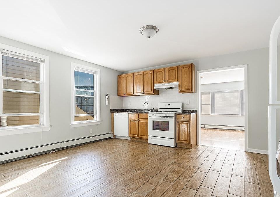 1st image of 85 Cottage St