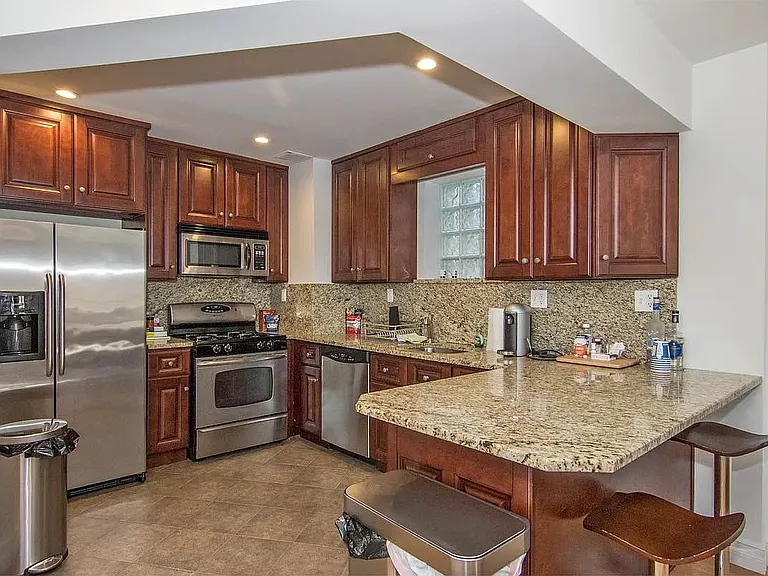 3214 30th Ave #3B — Photo 3