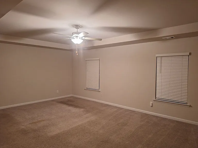 220 Turner Ln — Photo 19