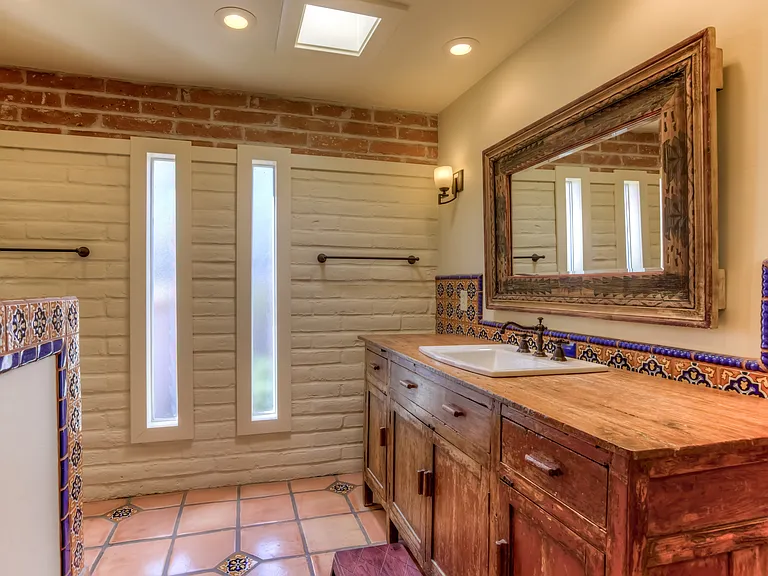 235 W Greenock Dr — Photo 14