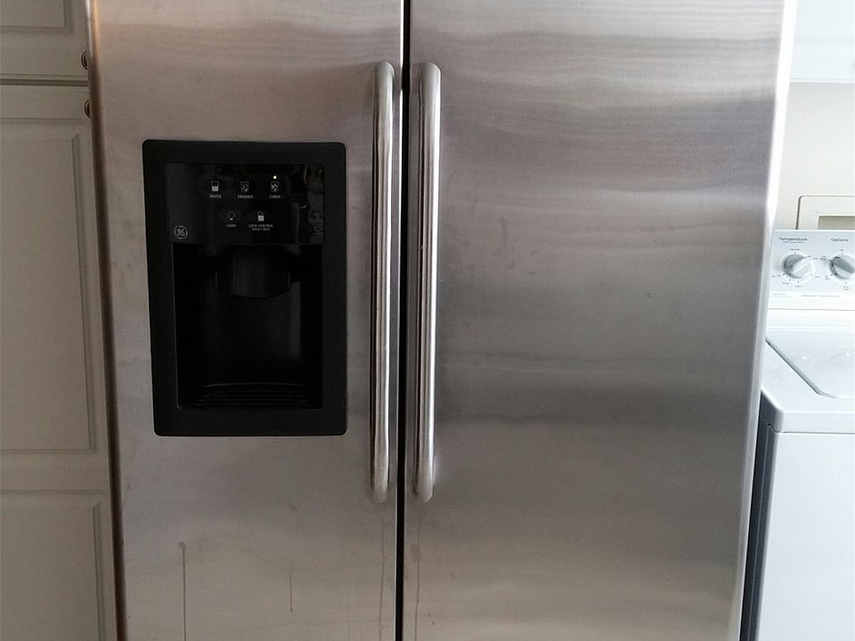 Stainless steal appliances.