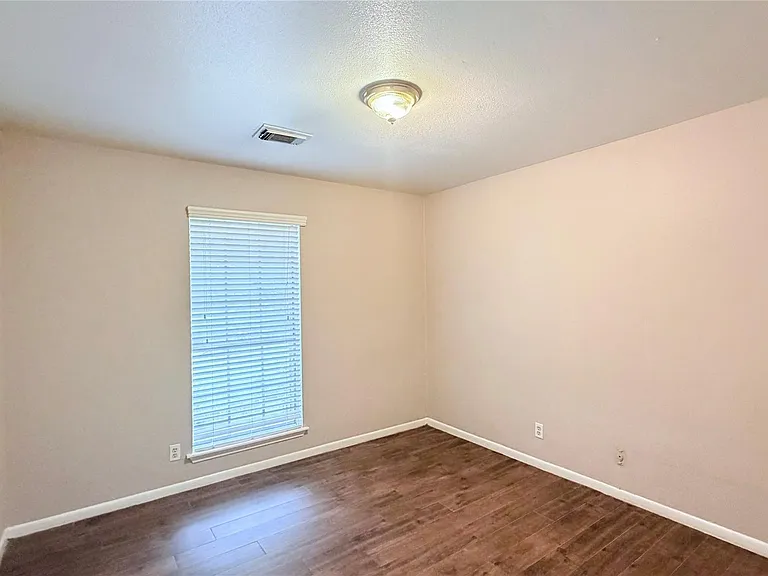 7003 Captain Dr — Photo 11