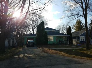 722 S Summit St, Barrington, IL 60010