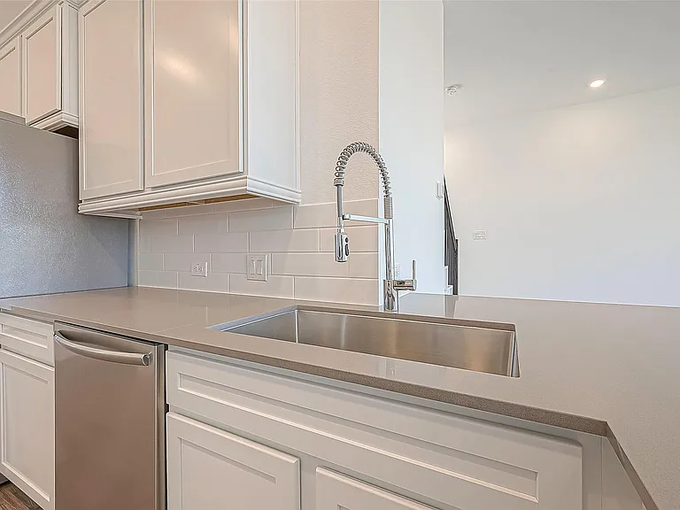 5554 Amber Brook Ln — Photo 12