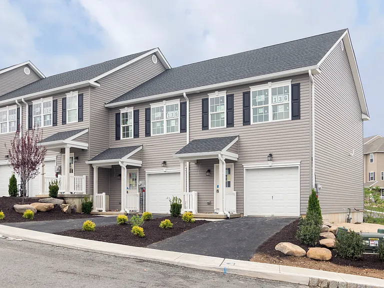 Arey Lane Townhomes — Photo 25