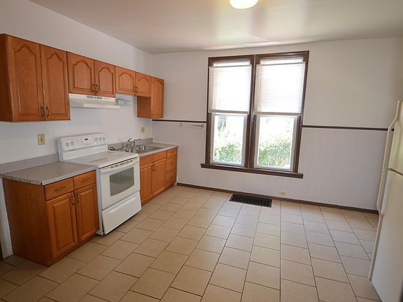 2nd image of 3864 Odin Ave