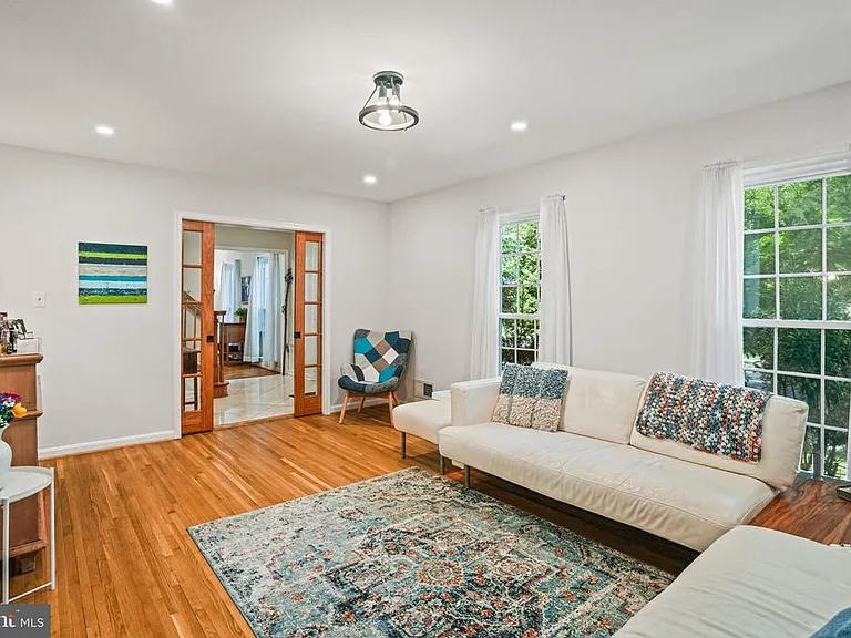 6117 Larstan Dr — Photo 12
