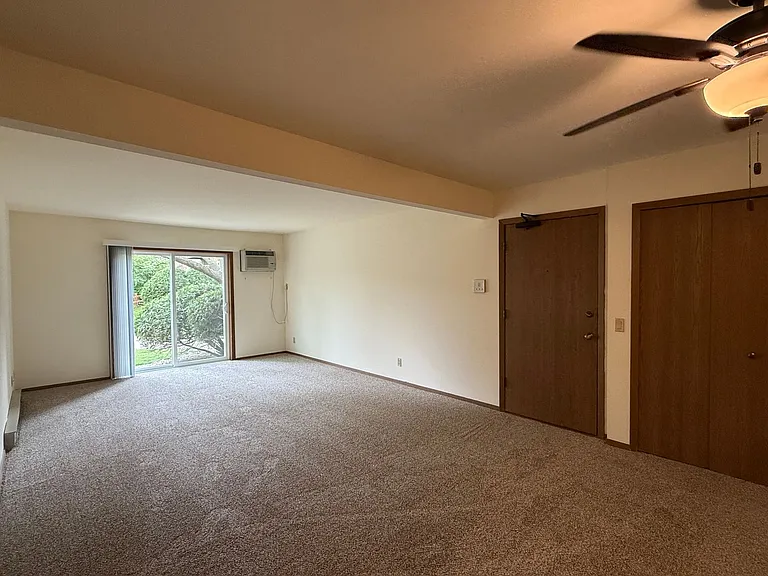 High Point Commons Apartments — Photo 25