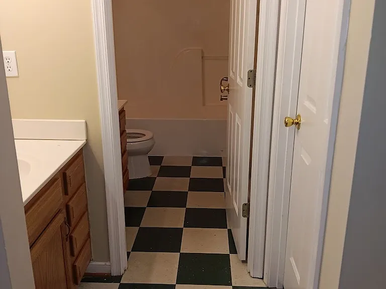1100 Preston Ave — Photo 8