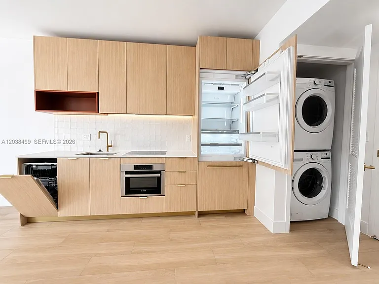 90 NE 32nd St #705 — Photo 17
