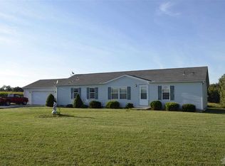 2580 W Wolf Lake Rd, Albion, IN 46701