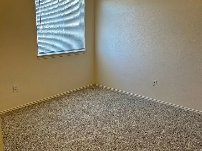 2203 Tracey Ann Ln — Photo 18