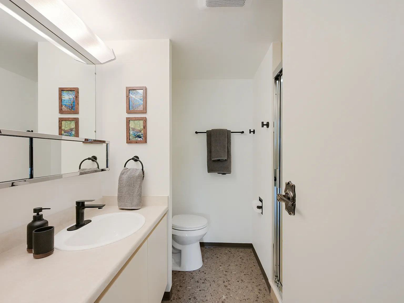 2 bed, 1350 sqft, $4,300 — Photo 3