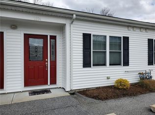 16 Gray Coach Ln APT 1604, Cranston, RI 02921