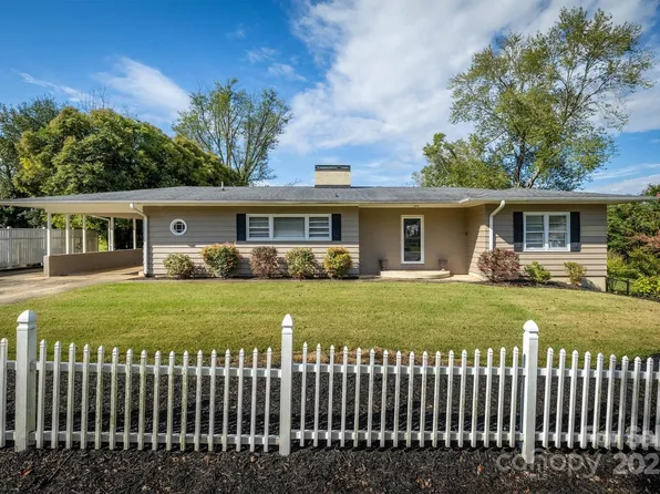 717 Circle Dr NE, Lenoir, NC 28645