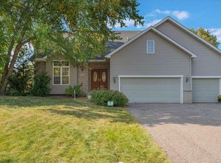 8144 Boulder Ridge Rd, Woodbury, MN 55125